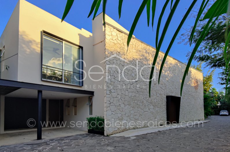 1516-Casa-en-venta-en-Merida-Cholul-en-privada-con-3-recamaras-y-alberca-H (4).jpg